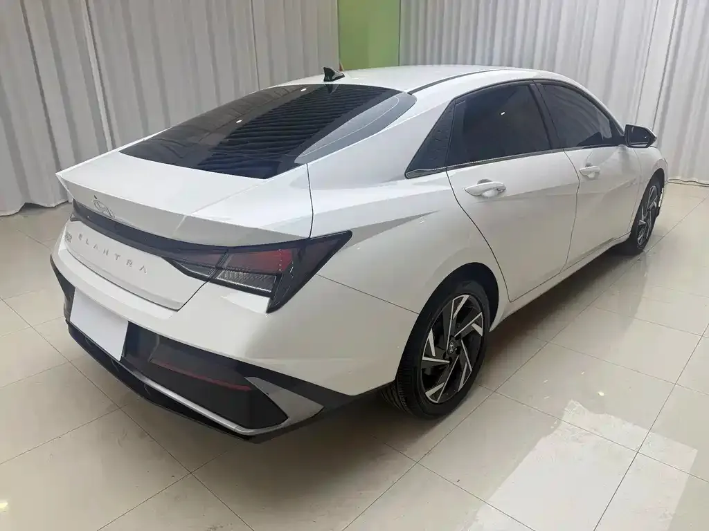 Hyundai Elantra 2023 из CN, фото 7