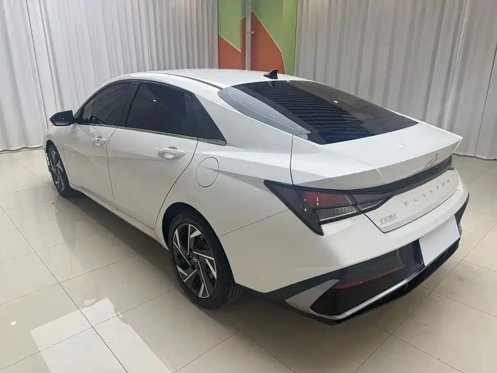 Hyundai Elantra 2023 из CN, фото 10