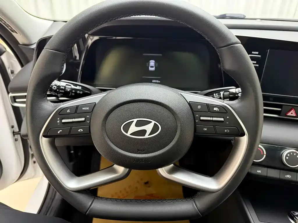 Hyundai Elantra 2023 из CN, фото 9