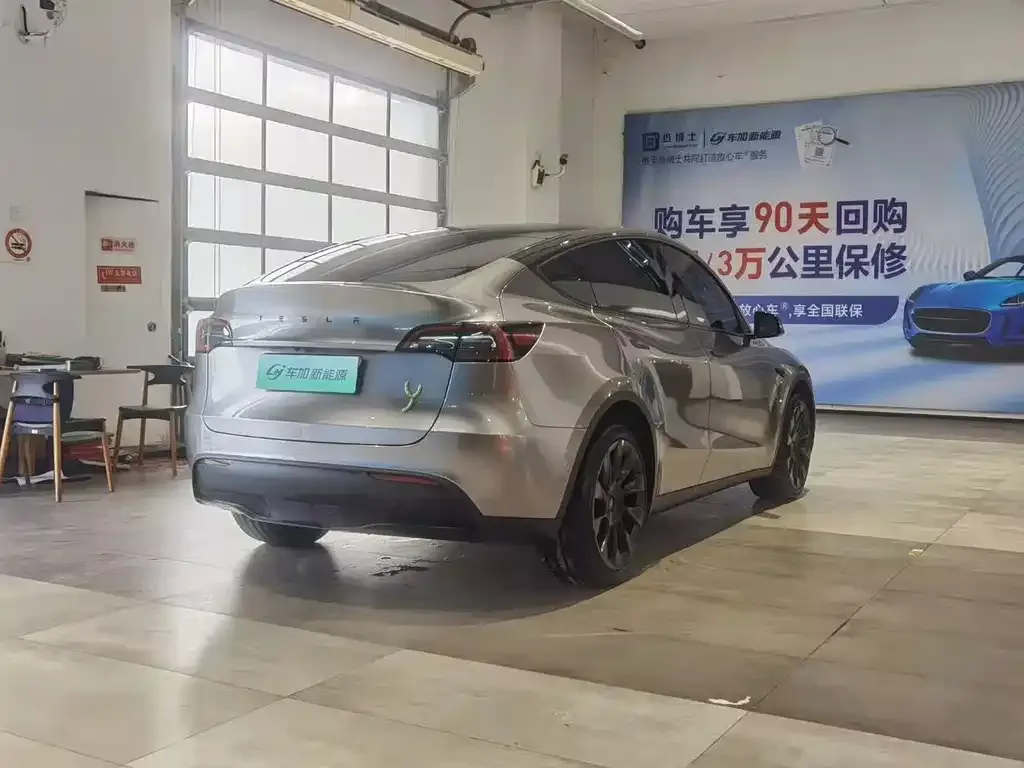 Tesla Model Y — фото 3