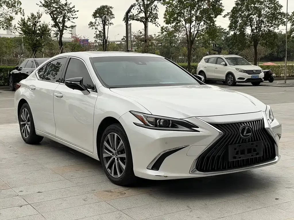 Lexus ES — фото 6
