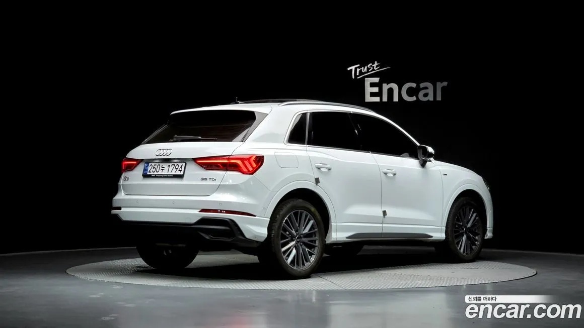 Audi Q3 — фото 10