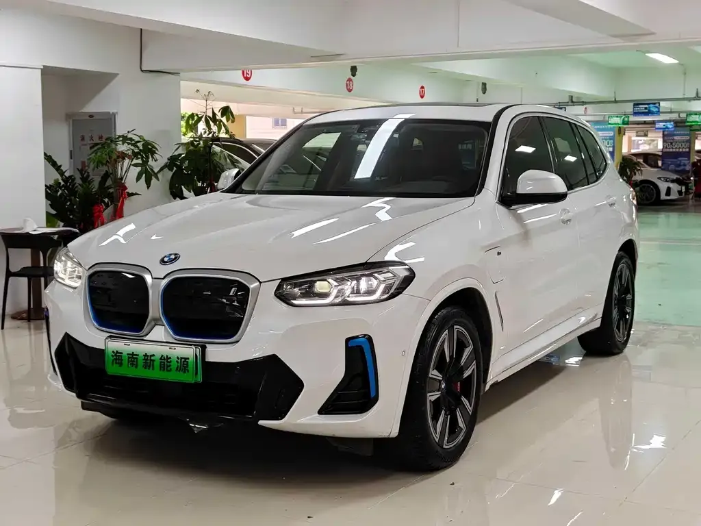 BMW iX3 — фото 1