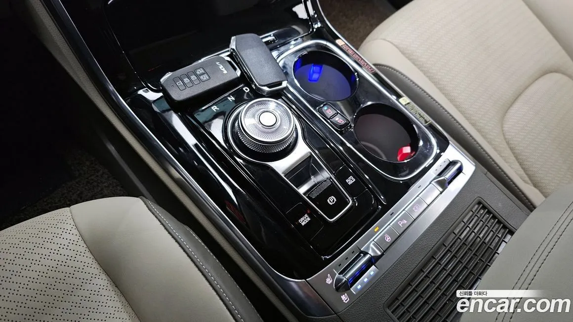 Kia Carnival — фото 10