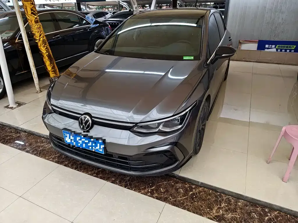 Volkswagen Golf 2023 из CN, фото 1