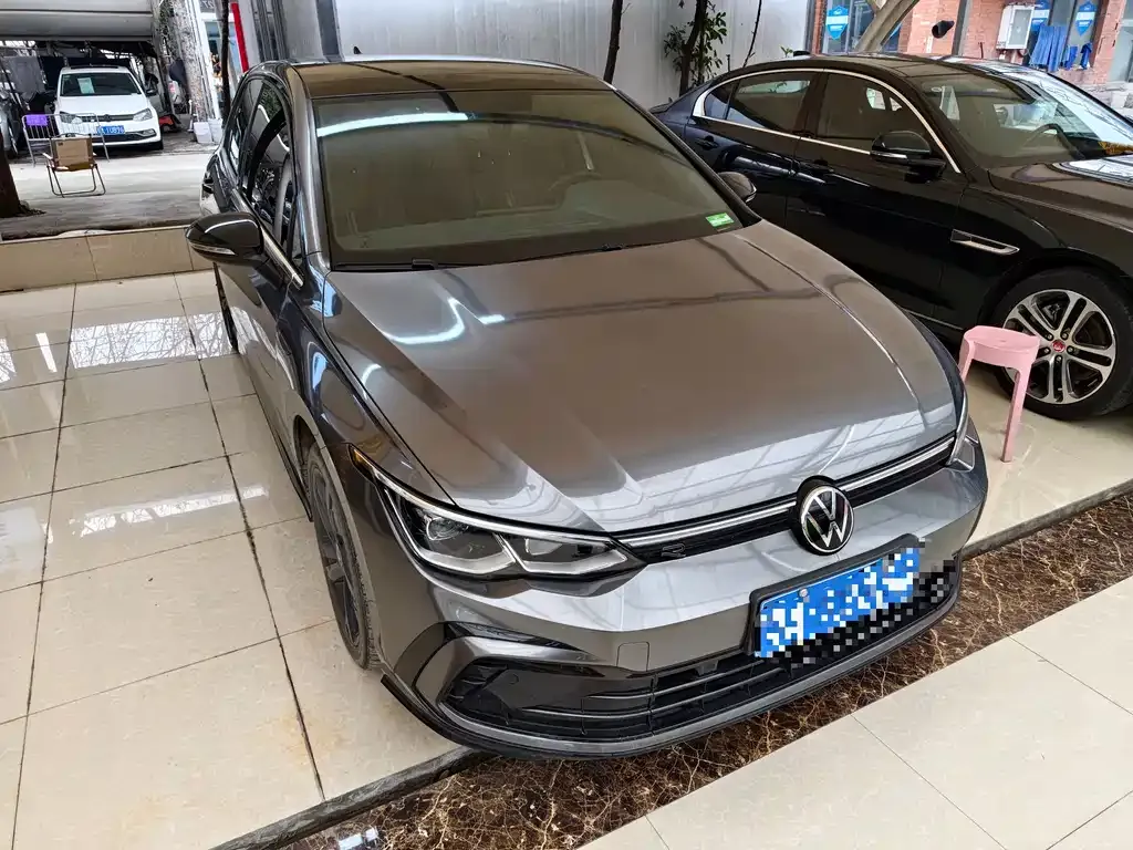 Volkswagen Golf 2023 из CN, фото 4