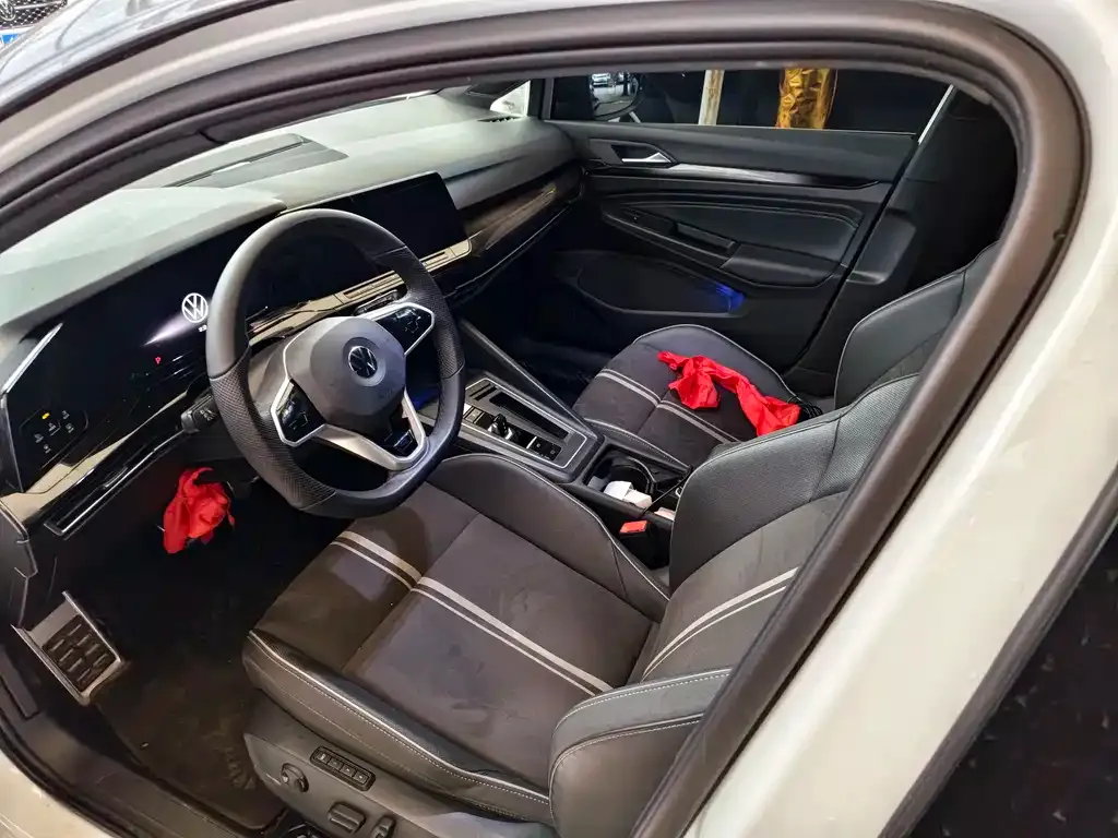 Volkswagen Golf 2023 из CN, фото 7
