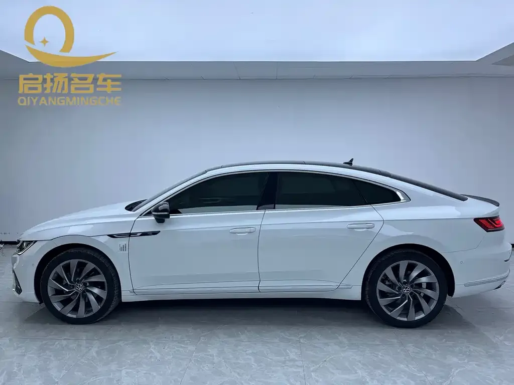 Volkswagen CC 2024 из CN, фото 2