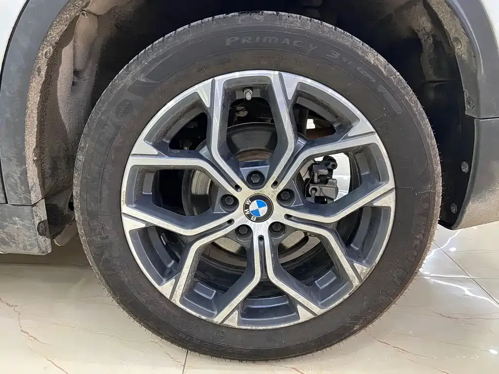 BMW X1 — фото 9