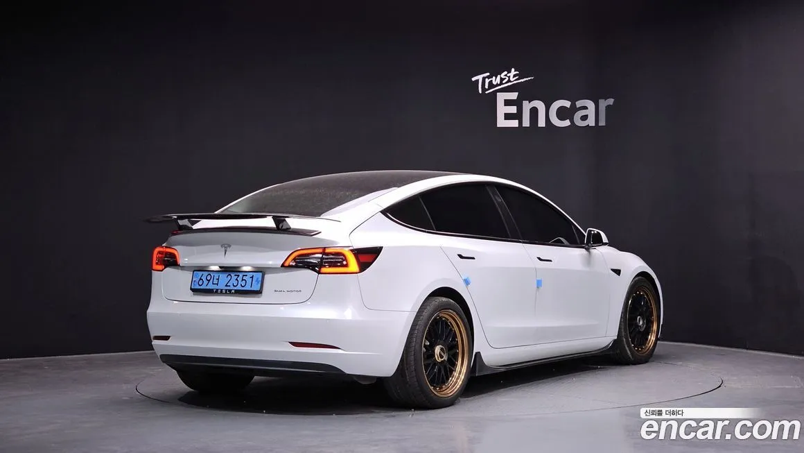 Tesla Model 3 2021 из KR, фото 2