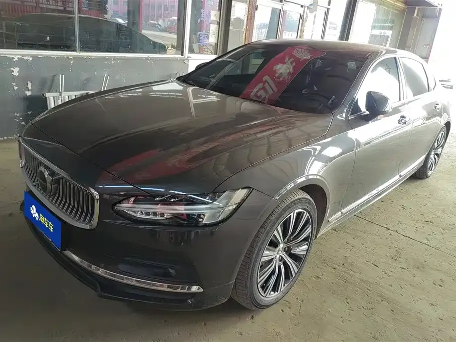 Volvo S90 — фото 1