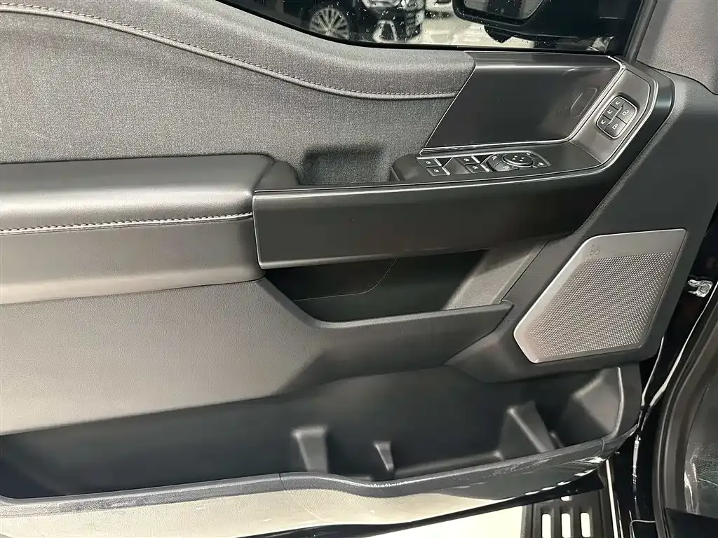Ford F-150 Raptor 2025 из CN, фото 7
