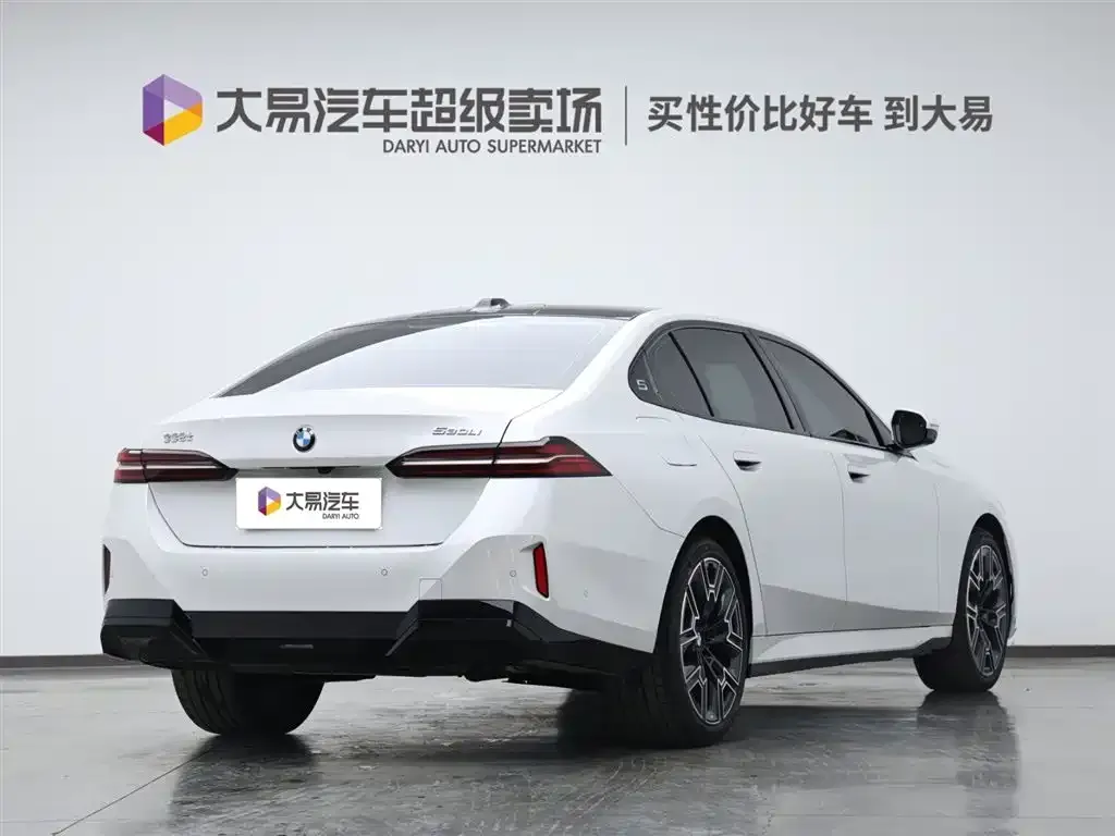BMW 5 Series 2026 из CN, фото 5