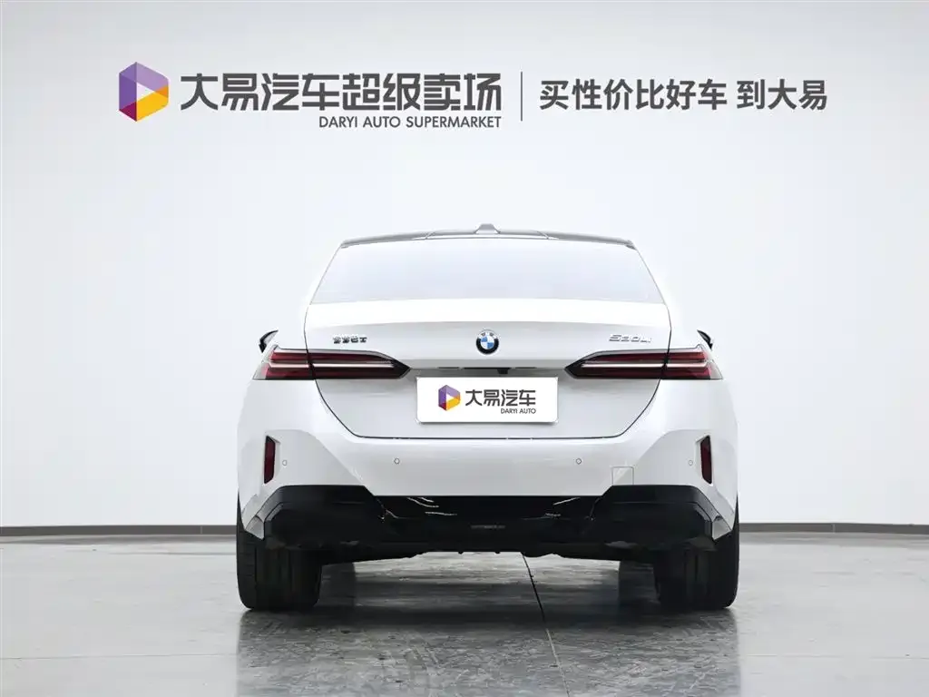 BMW 5 Series 2026 из CN, фото 2