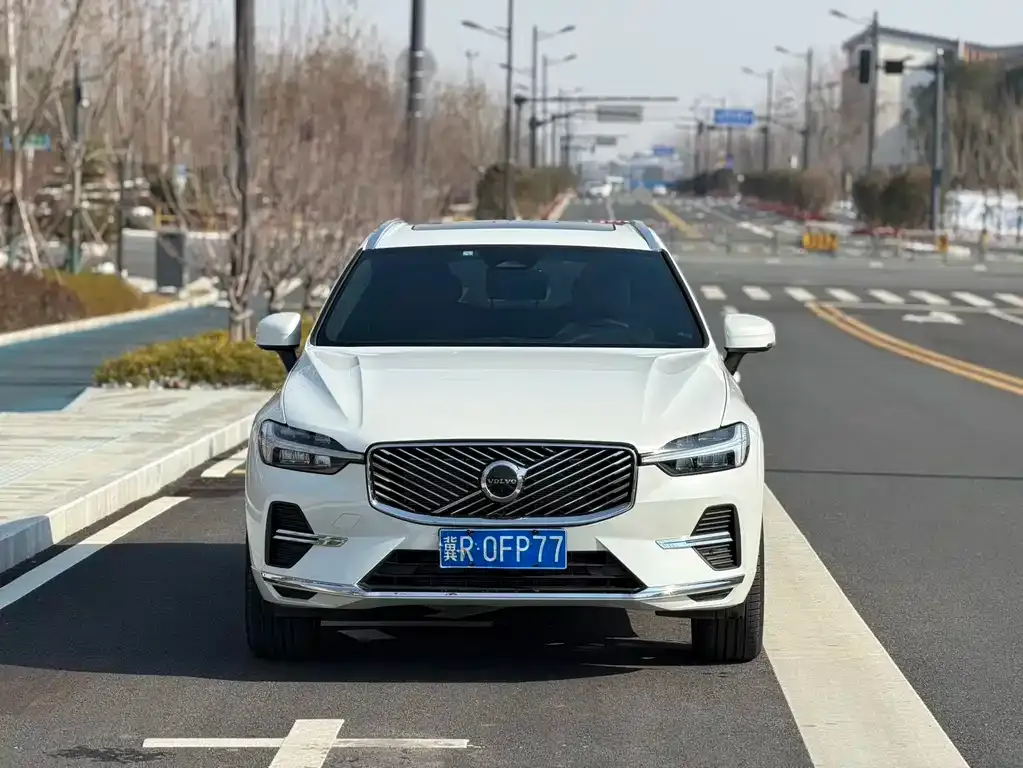 Volvo XC60 2024 из CN, фото 2