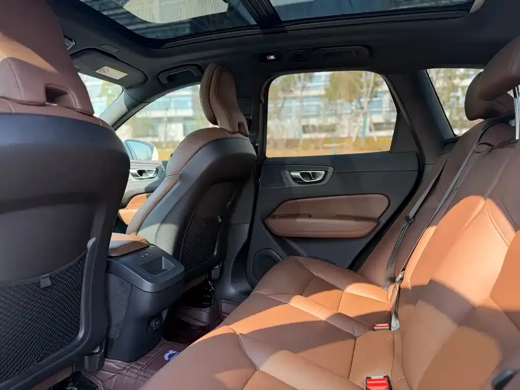 Volvo XC60 2024 из CN, фото 7