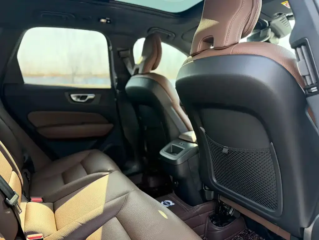 Volvo XC60 2024 из CN, фото 9