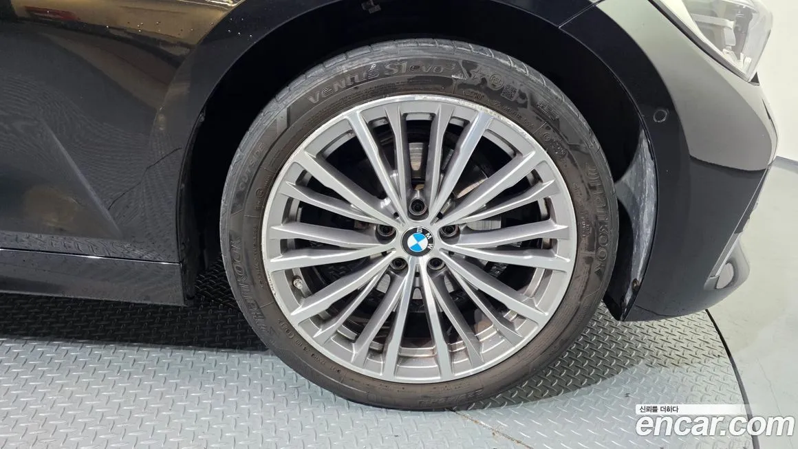 BMW 3-Series 2022 из KR, фото 2
