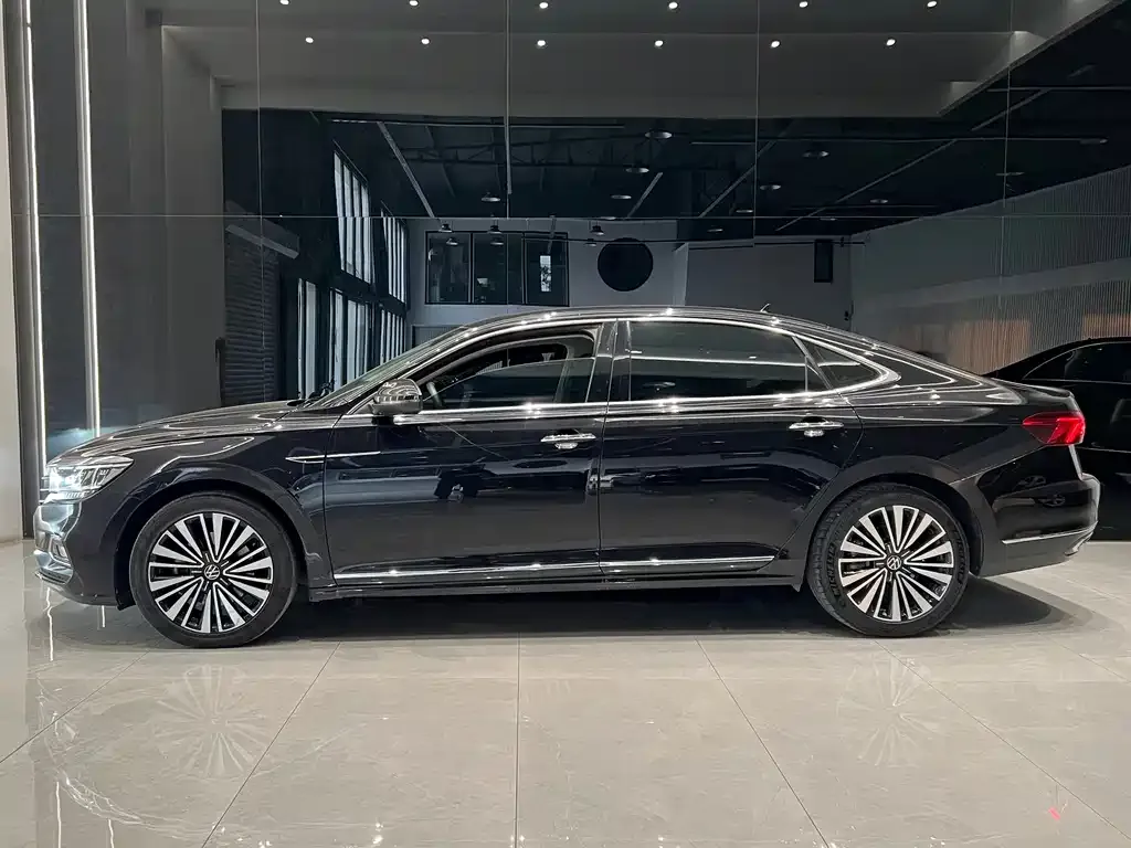 Volkswagen Passat — фото 4