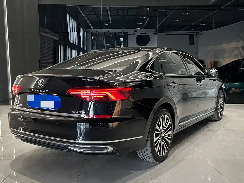 Volkswagen Passat — фото 2