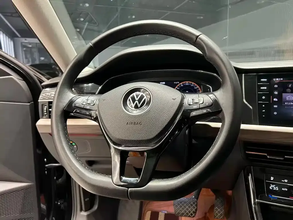 Volkswagen Passat — фото 9