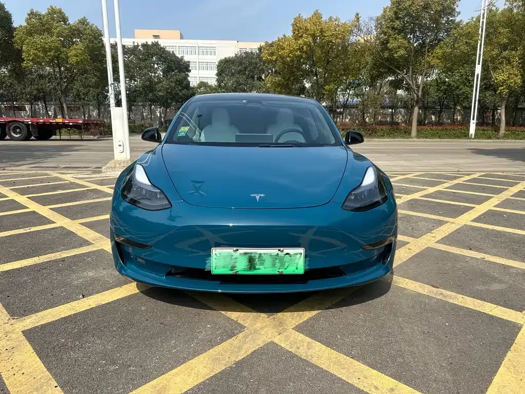 Tesla Model 3 — фото 9