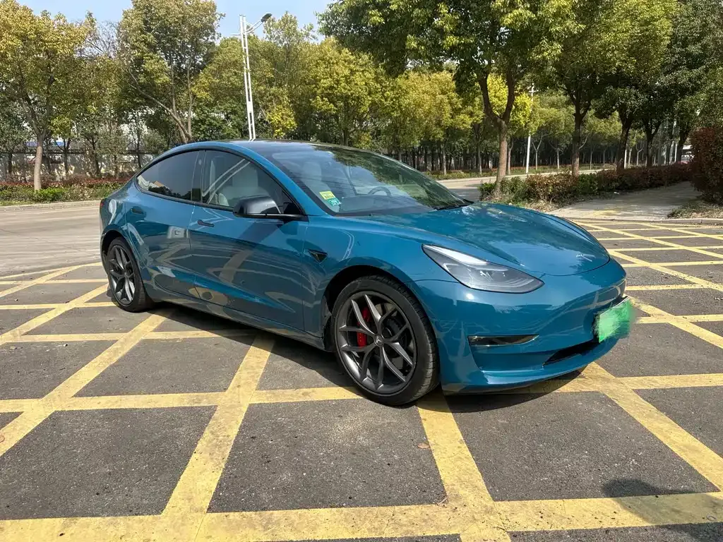Tesla Model 3 — фото 5