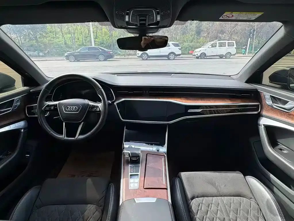 Audi A6L 2023 из CN, фото 6