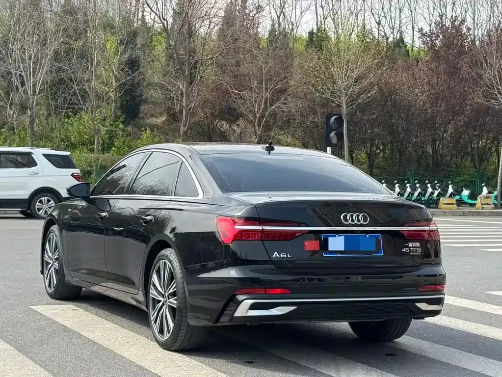 Audi A6L 2023 из CN, фото 9