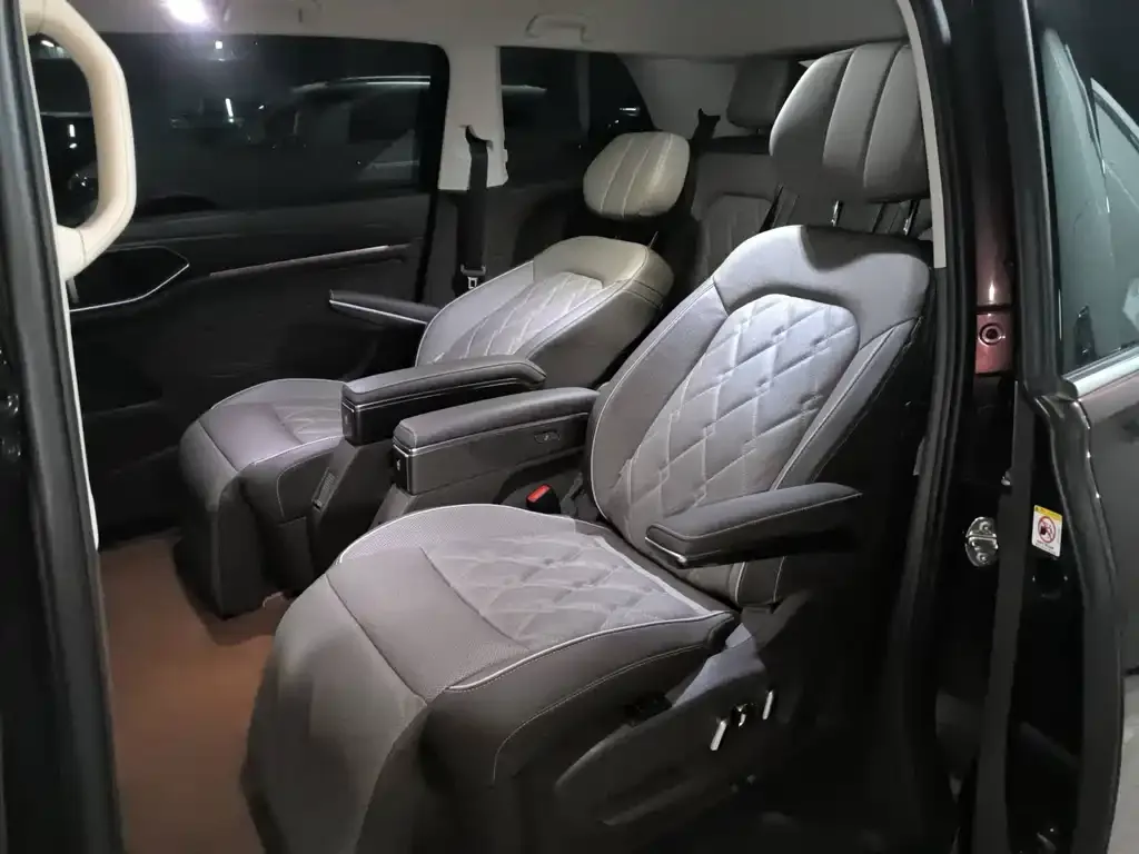 Volkswagen Viloran 2022 из CN, фото 5