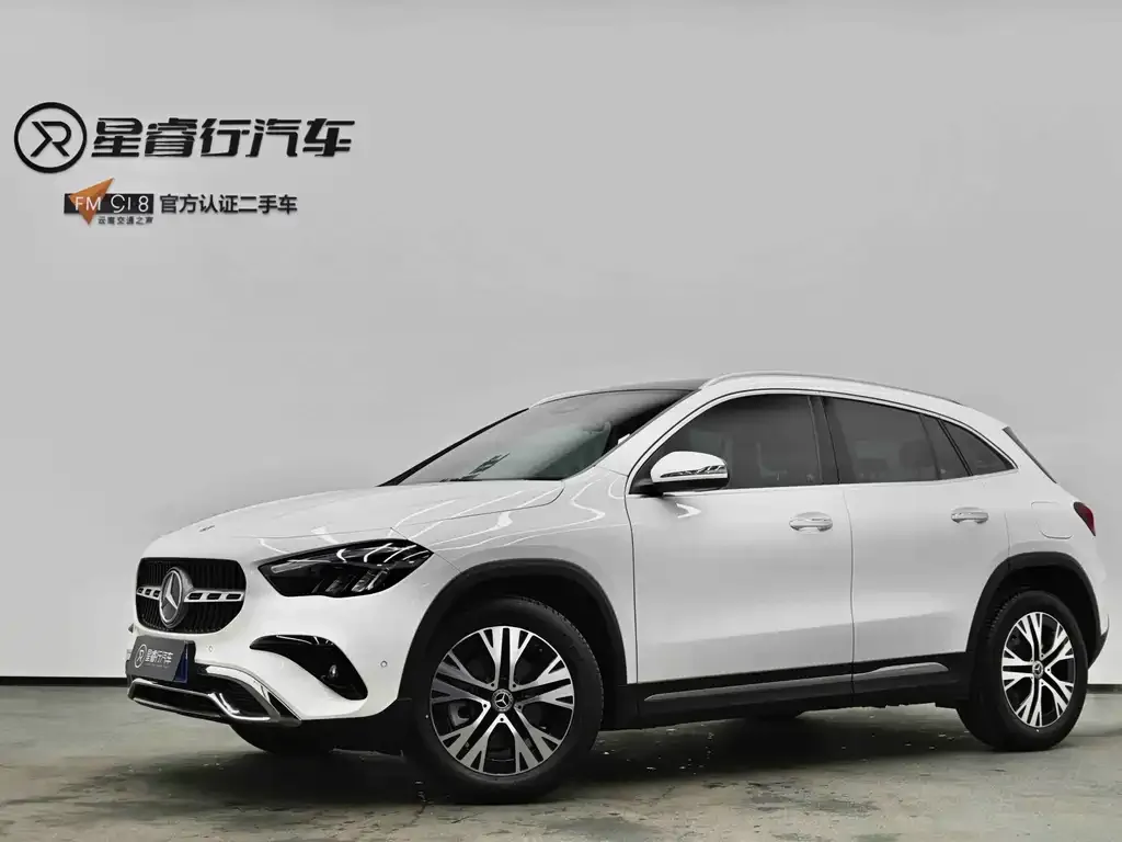 Mercedes-Benz GLA 220