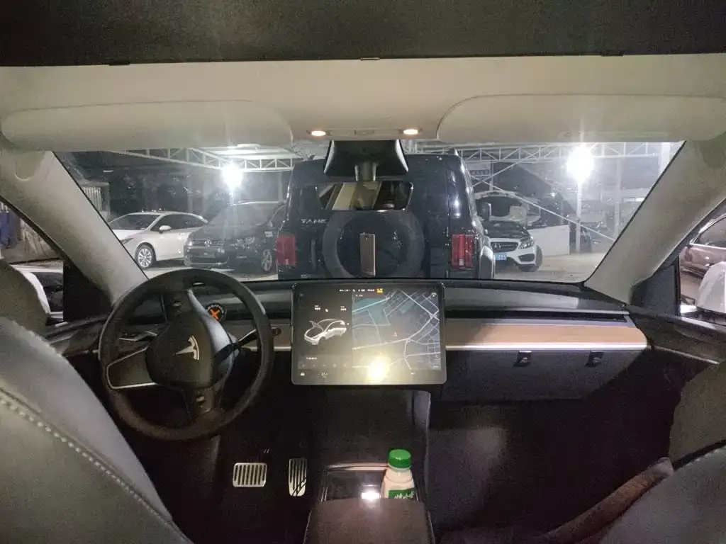 Tesla Model Y — фото 7
