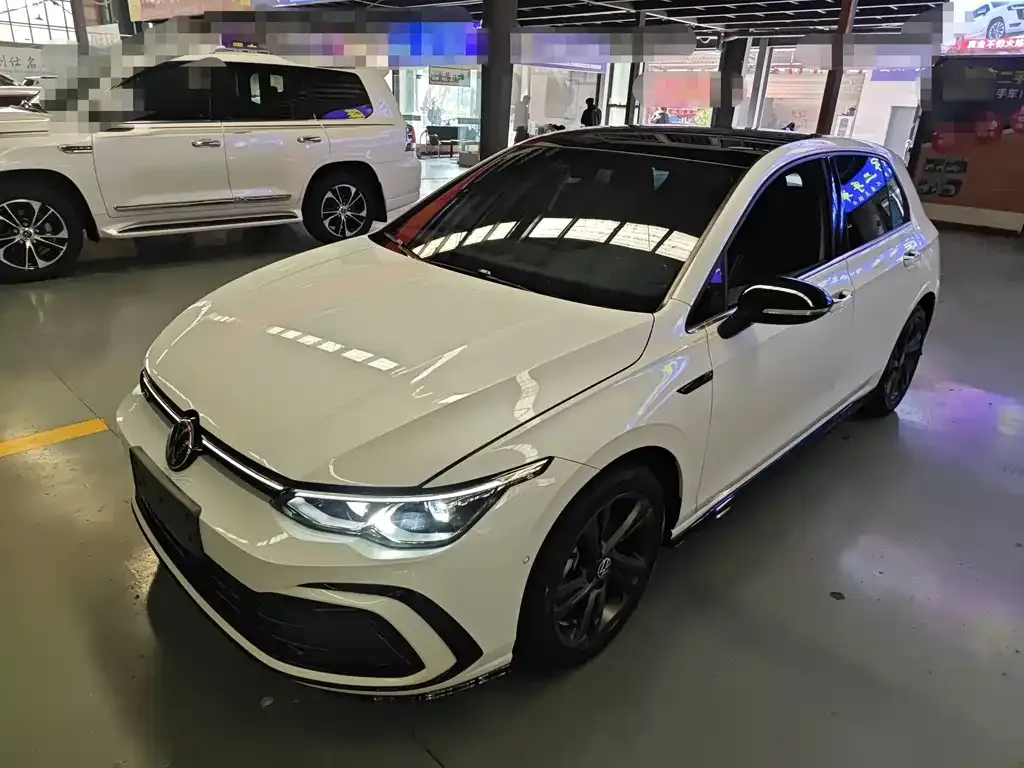 Volkswagen Golf 2023 из CN, фото 1