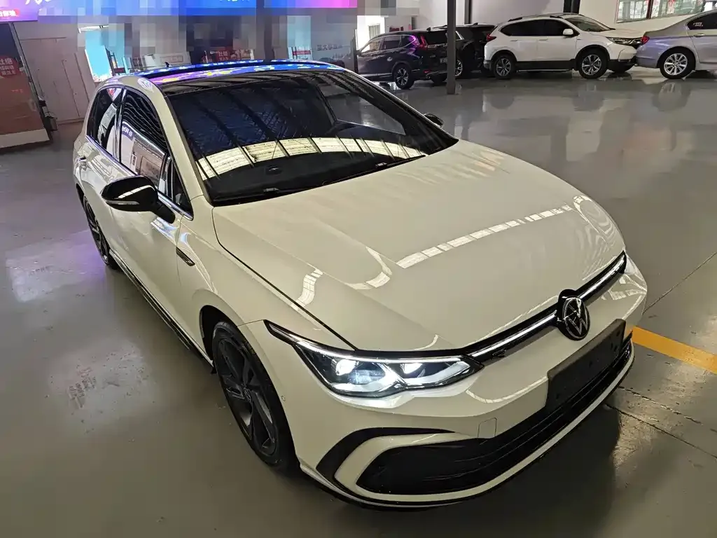 Volkswagen Golf 2023 из CN, фото 9