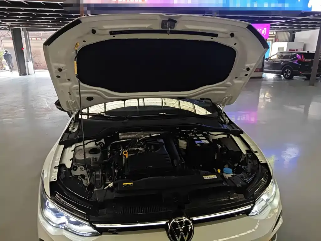 Volkswagen Golf 2023 из CN, фото 4
