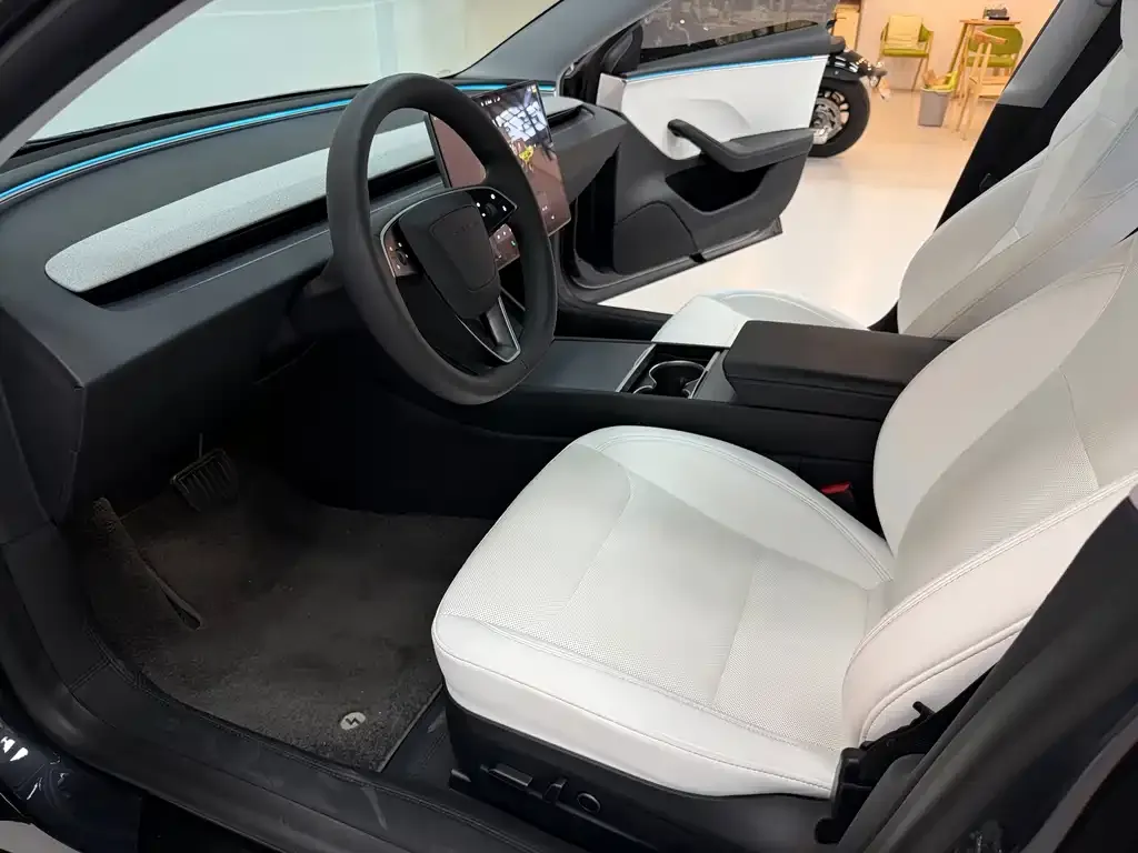 Tesla Model 3 — фото 3