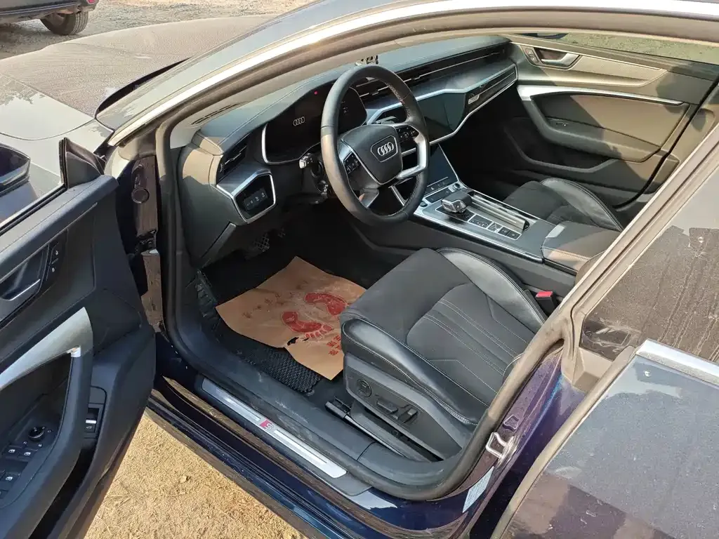 Audi A7L 2024 из CN, фото 5