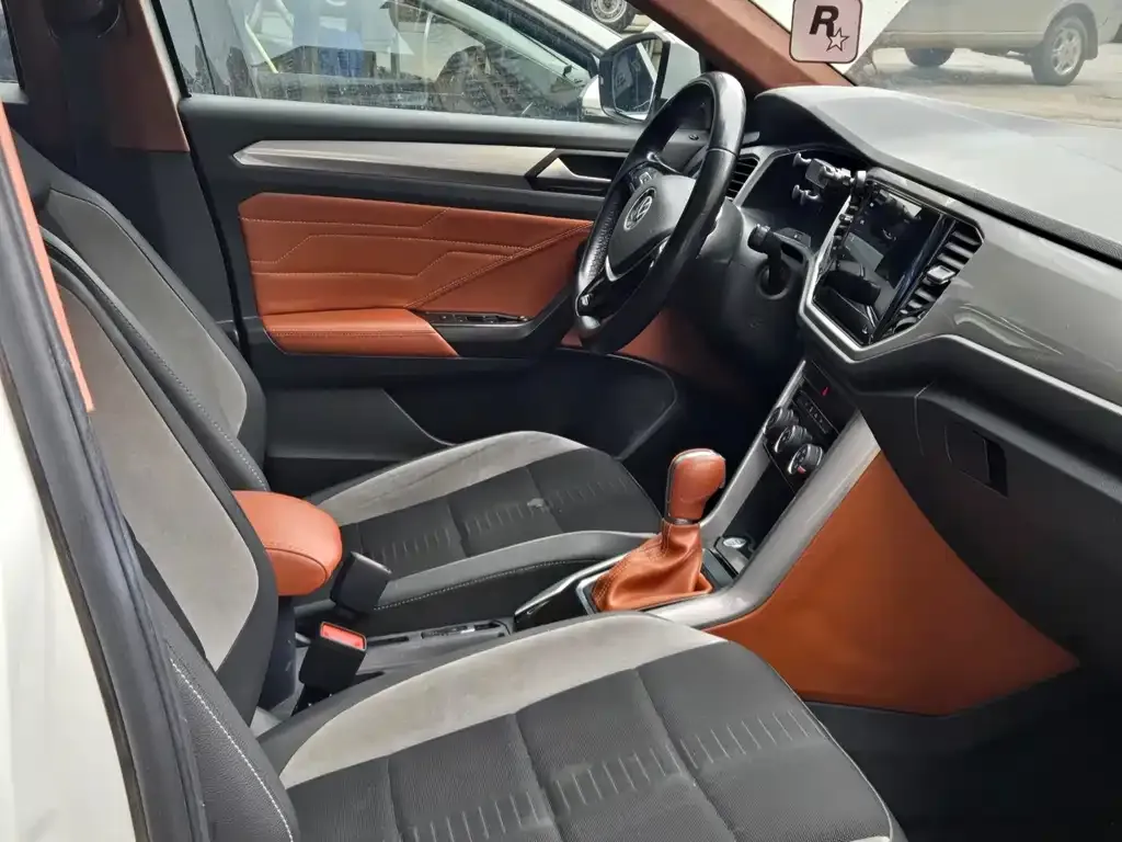 Volkswagen T-Roc 2023 из CN, фото 3