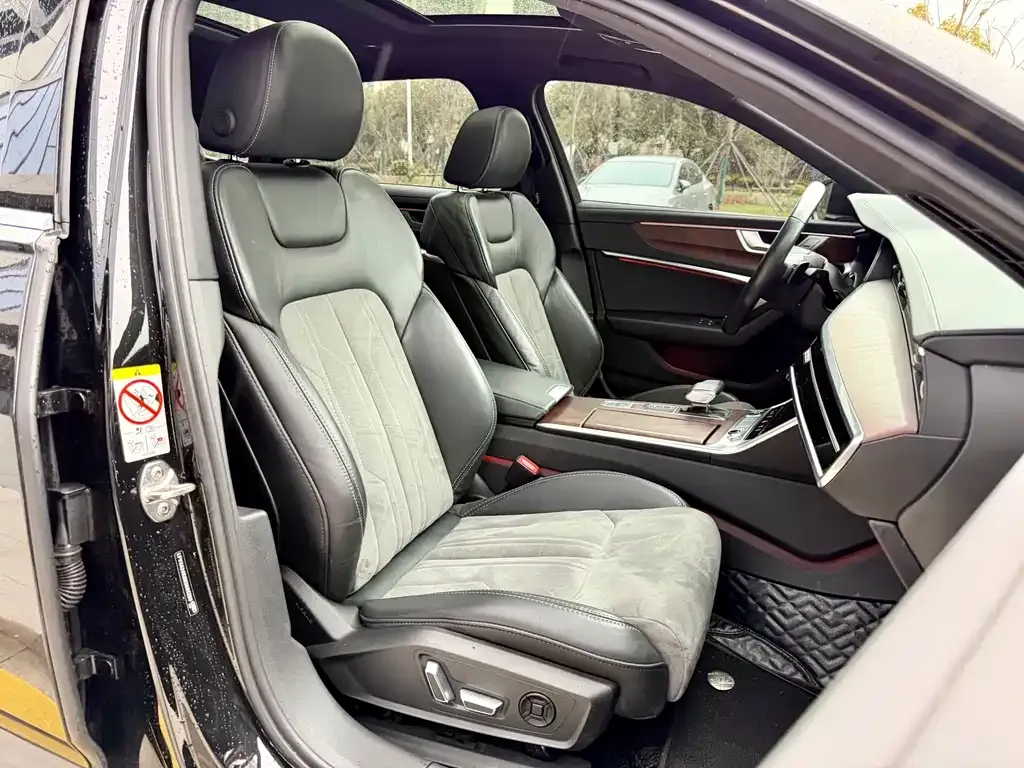 Audi A6L 2022 из CN, фото 4
