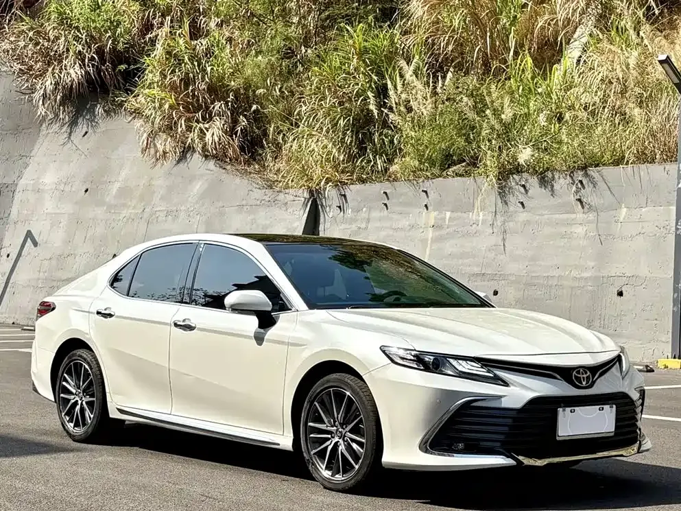 Toyota Camry — фото 4