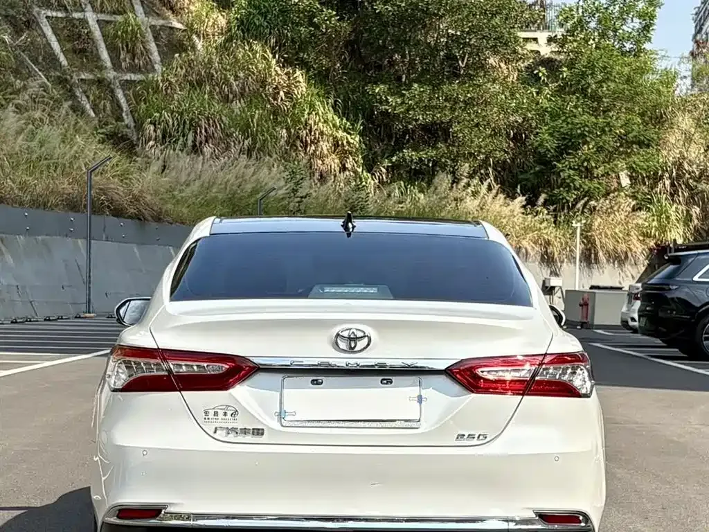 Toyota Camry — фото 7