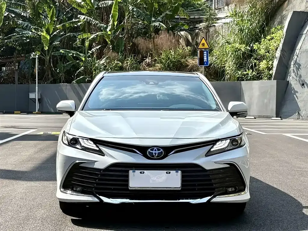 Toyota Camry — фото 6