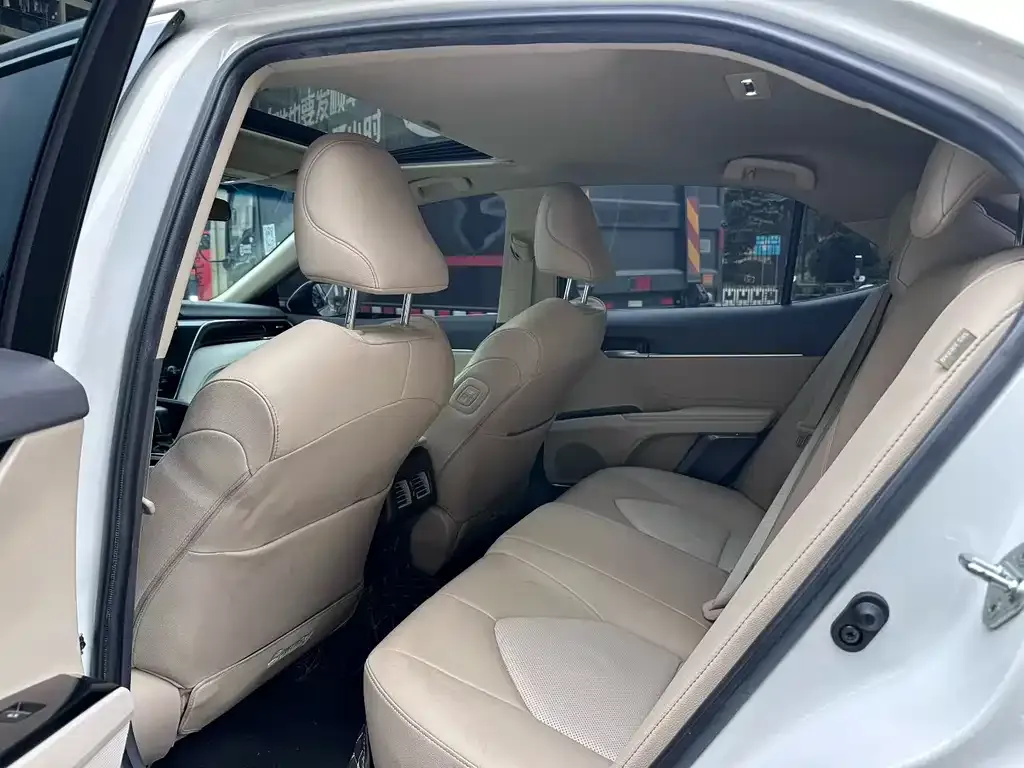 Toyota Camry 2021 из CN, фото 5