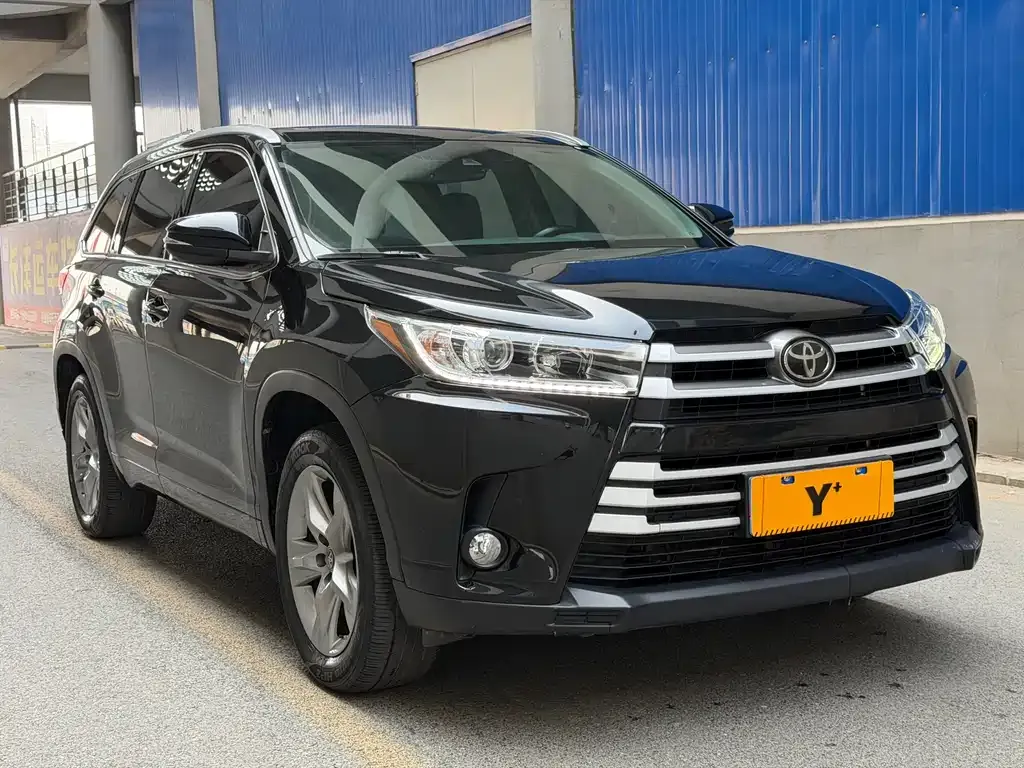 Toyota Highlander — фото 6