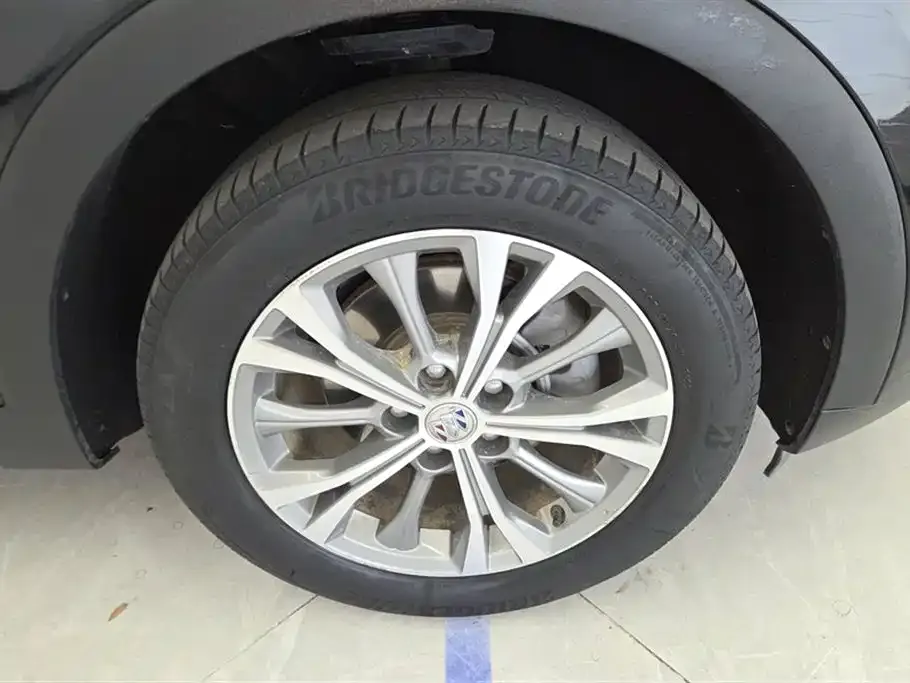 Buick Envision Plus — фото 7