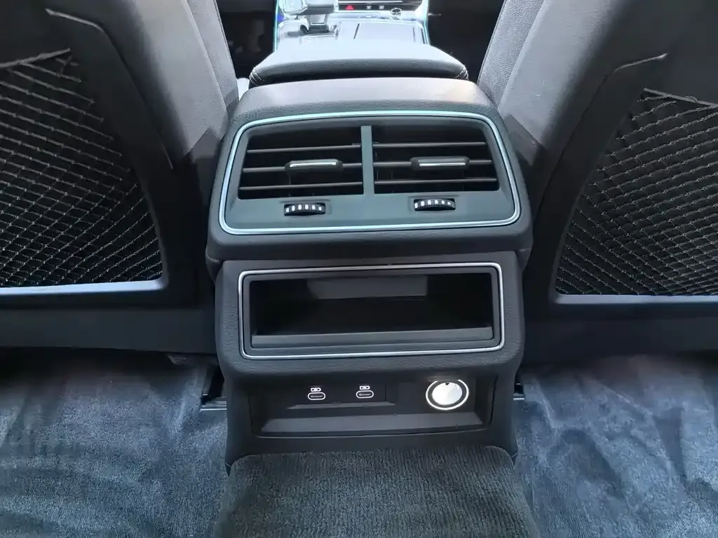 Audi A6L 2022 из CN, фото 10