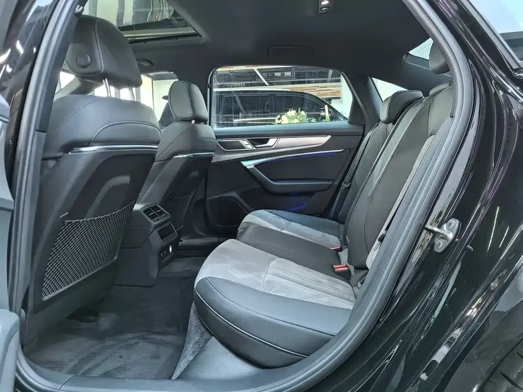 Audi A6L 2022 из CN, фото 4