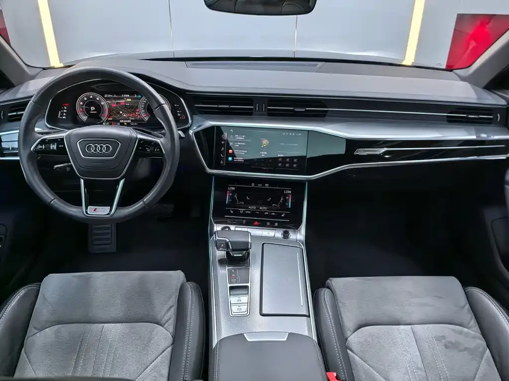 Audi A6L 2022 из CN, фото 2