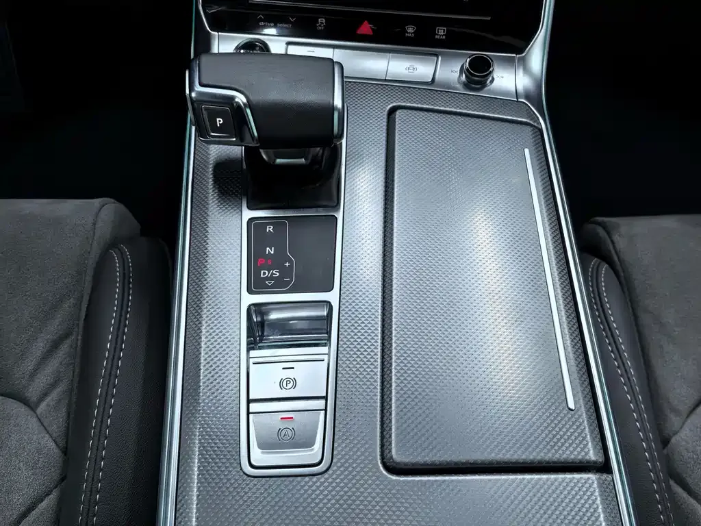 Audi A6L 2022 из CN, фото 9