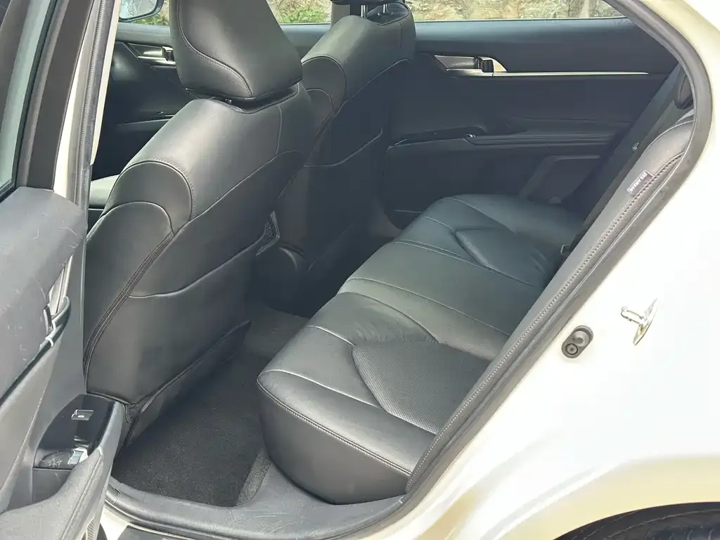 Toyota Camry 2021 из CN, фото 2
